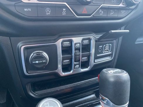 Certified 2019 Jeep Wrangler Unlimited Sahara image 23