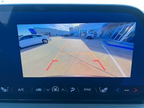 Certified 2025 Chevrolet Traverse LT image 26