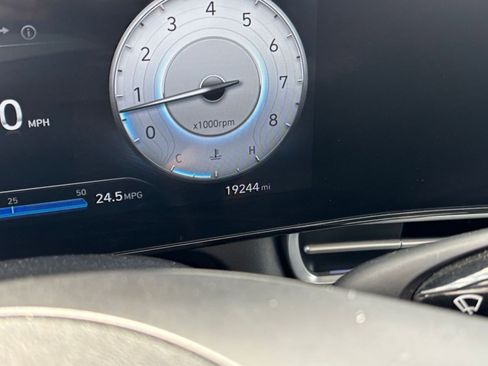 Used 2025 Hyundai Elantra SEL image 41