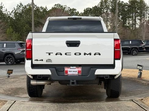 Used 2024 Toyota Tacoma TRD Off-Road image 6