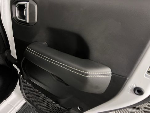 Used 2023 Jeep Wrangler Unlimited Sahara image 29