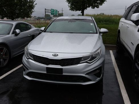 Used 2019 Kia Optima LX FWD image 2