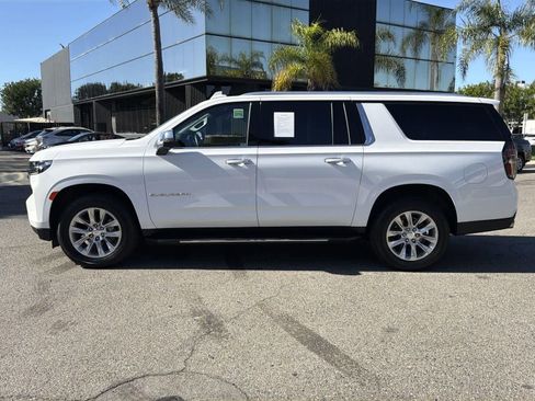 Used 2023 Chevrolet Suburban Premier image 3