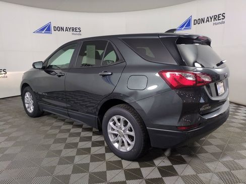 Used 2020 Chevrolet Equinox LS w/ LS Convenience Package image 3