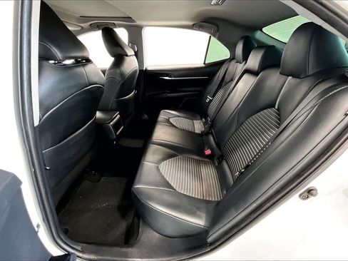 Used 2019 Toyota Camry SE image 19