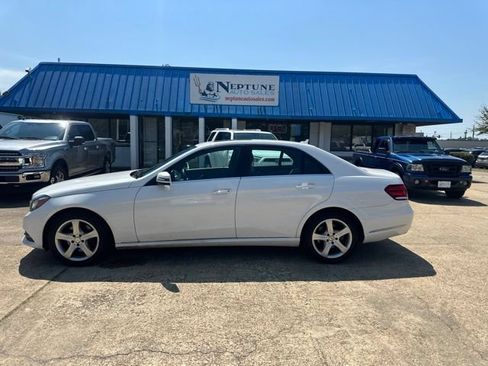 Used 2016 Mercedes-Benz E 350 4MATIC Sedan w/ Premium Package image 8