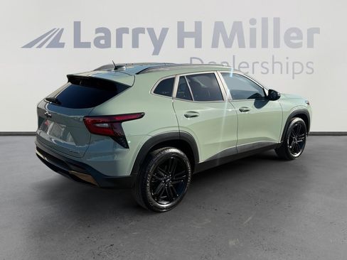 Used 2024 Chevrolet Trax ACTIV w/ Sunroof Package image 5