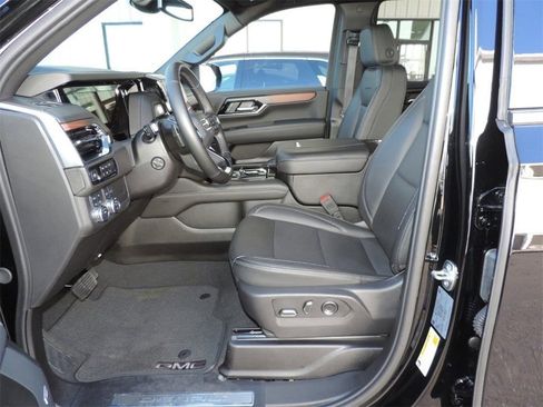 Certified 2025 GMC Yukon Denali image 12