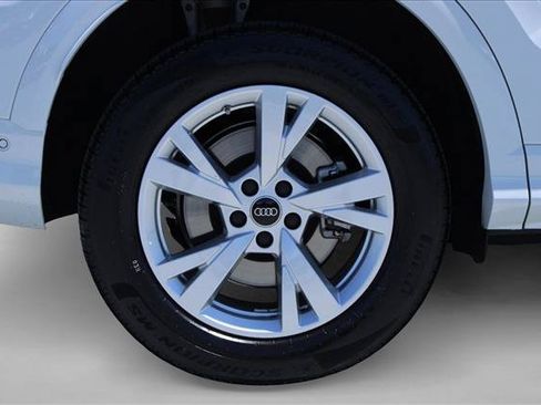 Certified 2025 Audi Q5 Premium w/ Convenience Package AWD/4WD image 8