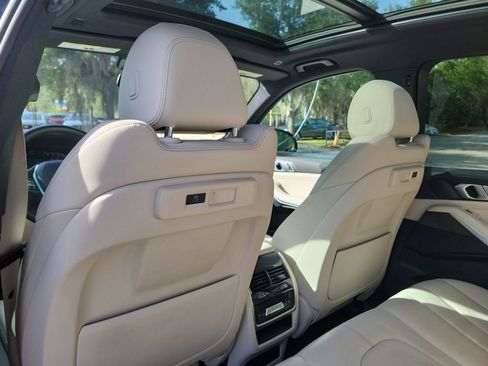 Used 2022 BMW X5 xDrive40i AWD/4WD image 12