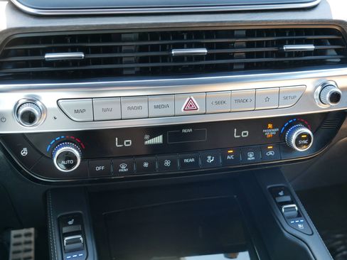 Certified 2022 Kia Telluride SX w/ SX Prestige Package AWD/4WD image 23
