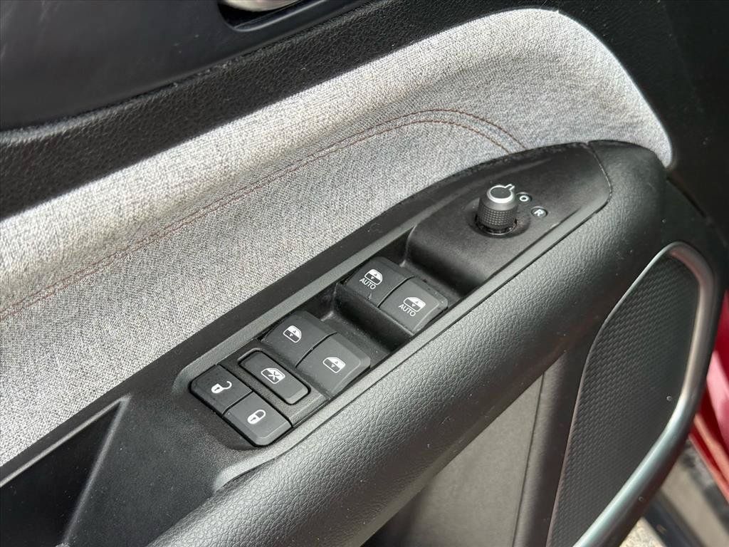 Used 2022 Jeep Compass Latitude AWD/4WD image 10