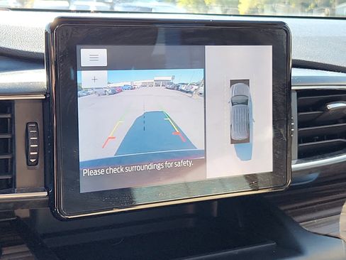 Used 2020 Ford Explorer Limited image 16