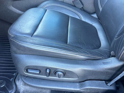 Used 2020 Chevrolet Traverse LT w/ LPO, Blackout Package image 14