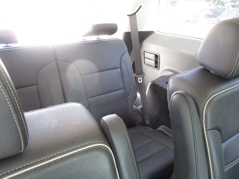 Used 2021 GMC Acadia Denali w/ Denali Ultimate Package AWD/4WD image 15