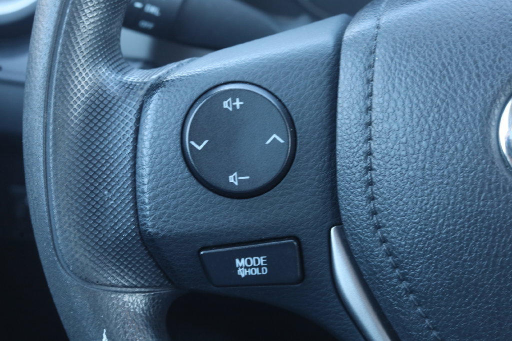 Used 2016 Toyota RAV4 LE AWD/4WD image 9