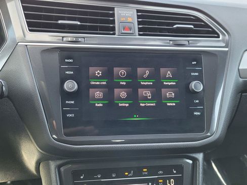 Certified 2023 Volkswagen Tiguan SE R-Line FWD image 29