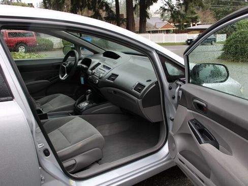 Used 2011 Honda Civic DX-VP image 13