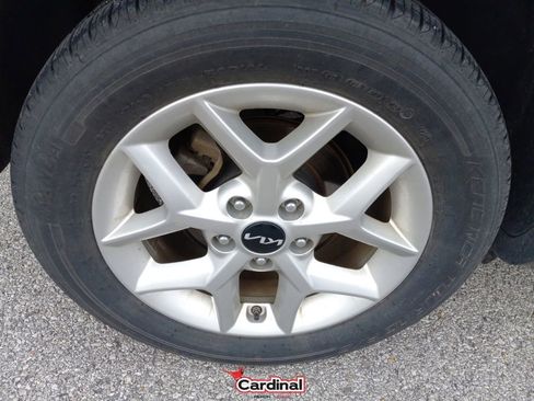 Used 2023 Kia Soul LX w/ LX Technology Package image 4