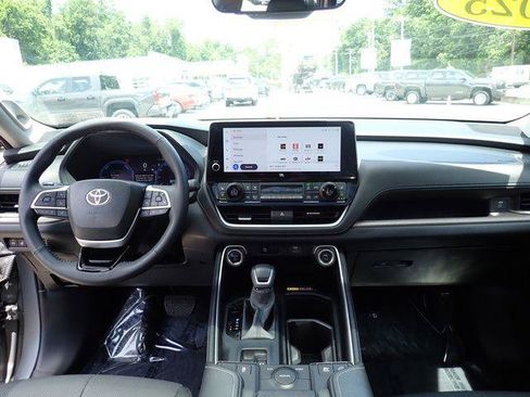 Certified 2025 Toyota Grand Highlander AWD Hybrid image 20