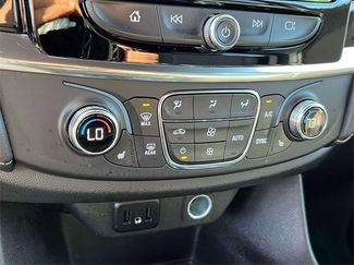 Certified 2023 Chevrolet Traverse LT w/ Rear Camera Mirror Package video 2