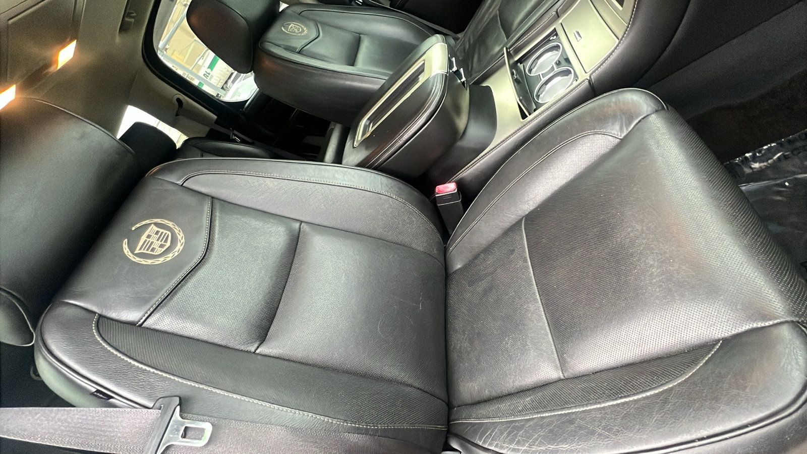 Used 2012 Cadillac Escalade Platinum AWD/4WD image 21