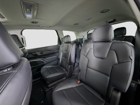 Used 2025 Kia Telluride S FWD image 27