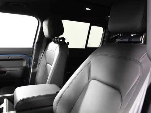 New 2026 Land Rover Defender 110 X-Dynamic SE AWD/4WD image 17