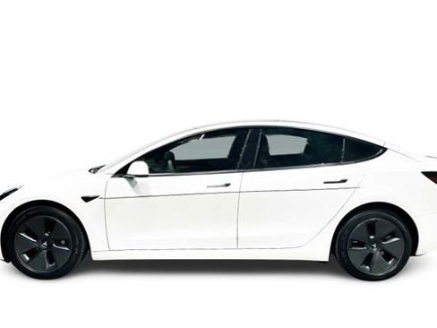 Used 2023 Tesla Model 3 Standard Range RWD image 1