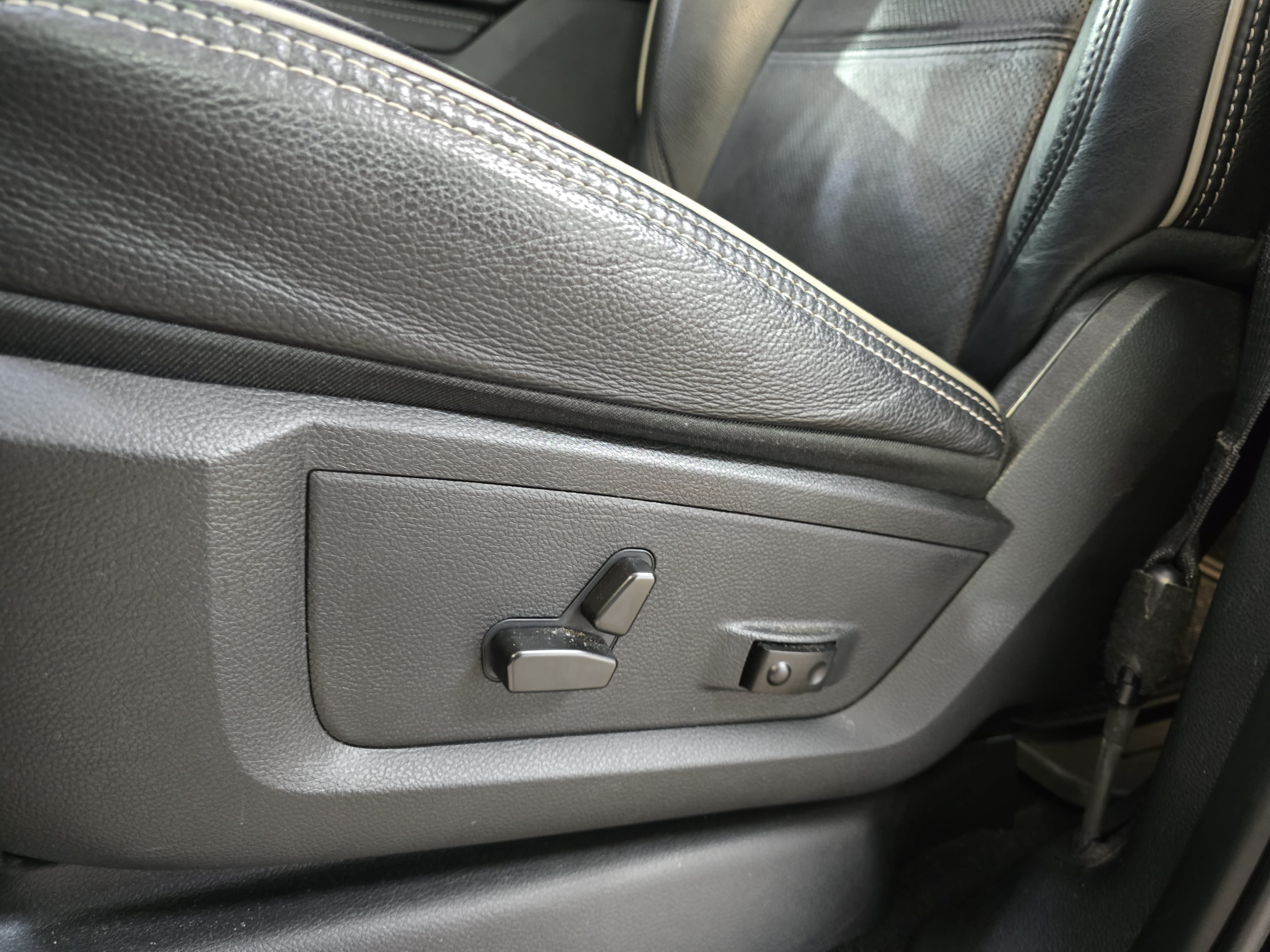 Used 2022 RAM 2500 Limited AWD/4WD image 26