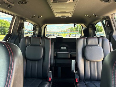 Used 2017 Dodge Grand Caravan GT FWD image 18