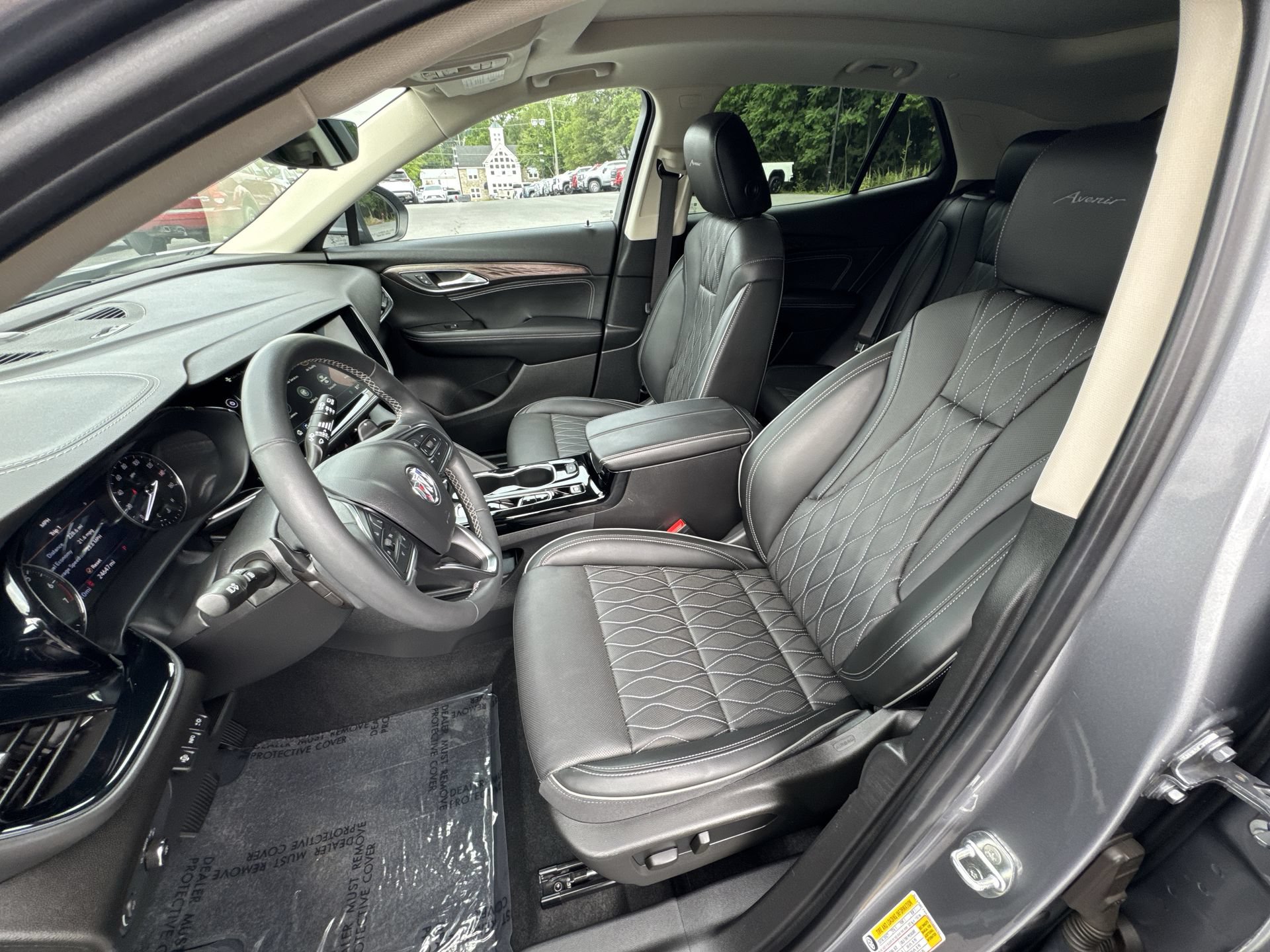 Certified 2022 Buick Envision Avenir w/ Technology Package II AWD/4WD image 13