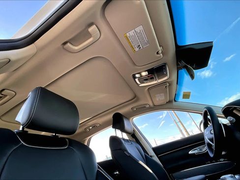 Used 2025 Genesis GV70 2.5T w/ Advanced Package image 13