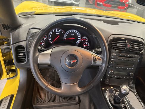 Used 2008 Chevrolet Corvette Z06 w/ Preferred Equipment Group RWD image 11