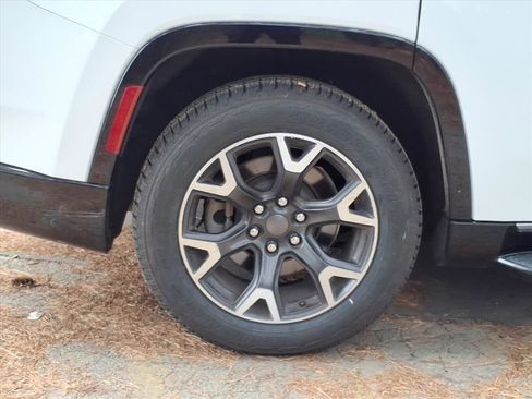 Used 2024 Jeep Wagoneer Series III image 33