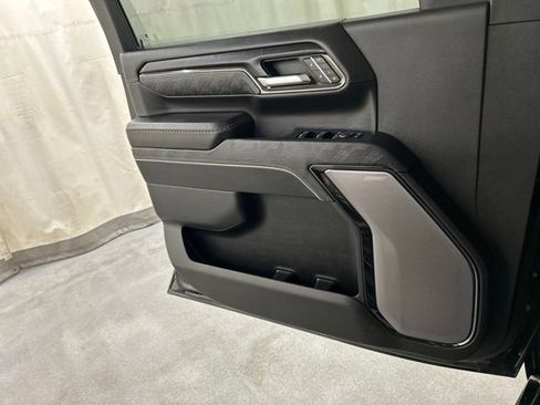 Used 2024 GMC Sierra 2500 AT4X AWD/4WD image 21