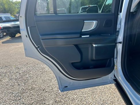 New 2025 Ford Expedition Platinum w/ Driver's Package image 15