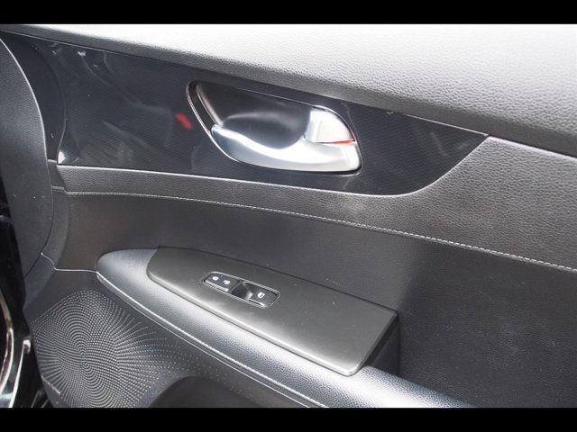 Used 2022 Kia Forte GT-Line w/ GT-Line Premium Package FWD image 12