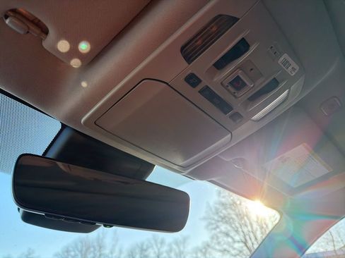 Used 2023 Toyota Highlander XLE image 33