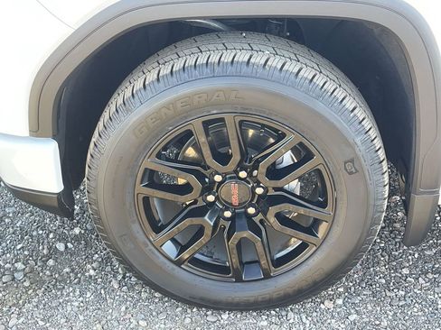 Used 2025 GMC Sierra 1500 Elevation image 31