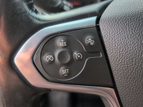 Used 2022 Chevrolet Traverse LT FWD image 25