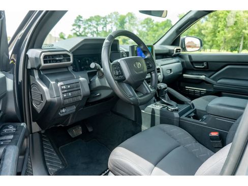 Used 2025 Toyota Tacoma SR AWD/4WD image 10