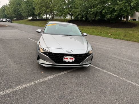 Used 2021 Hyundai Elantra SEL w/ Convenience Package FWD image 2