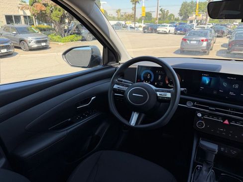 Used 2025 Hyundai Tucson SEL FWD image 36