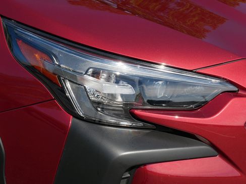 Used 2025 Subaru Outback Premium AWD/4WD image 16