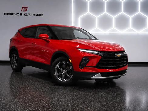 Used 2023 Chevrolet Blazer LT AWD/4WD image 1