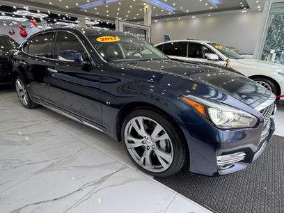 Used 2017 INFINITI Q70 L 3.7 w/ Deluxe Touring Package