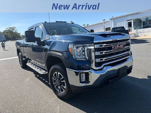 Used 2021 GMC Sierra 2500 SLE w/ SLE Convenience Package AWD/4WD image 2