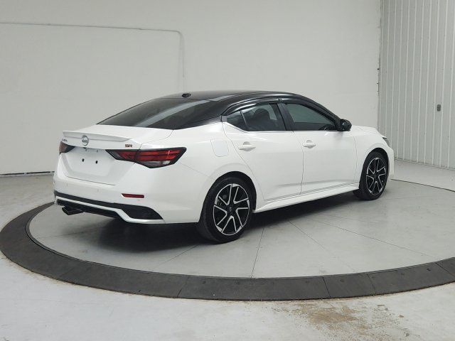 Used 2025 Nissan Sentra SR w/ SR Premium Package FWD image 8