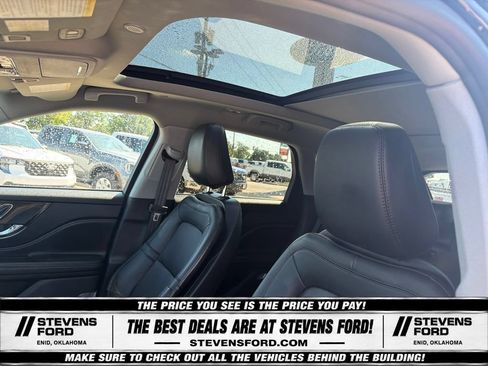 Used 2022 Lincoln Corsair AWD w/ Premium Package image 16